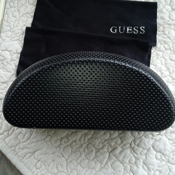 GUESS RX GLASSES AND CASE - Picture 8 of 10